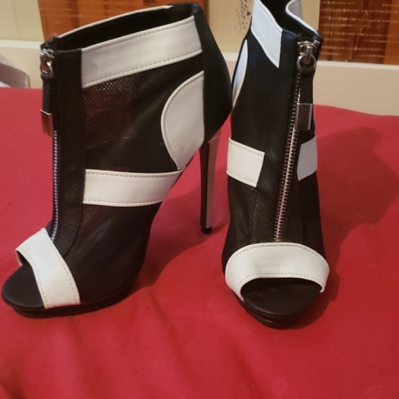 Qupid Heels - Picture 3 of 3